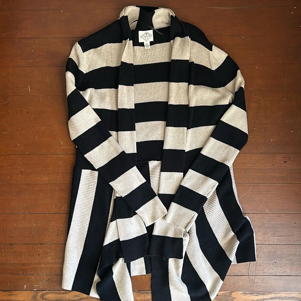 100% cotton St John’s Bay tan and black striped cardigan. Size Medium.
